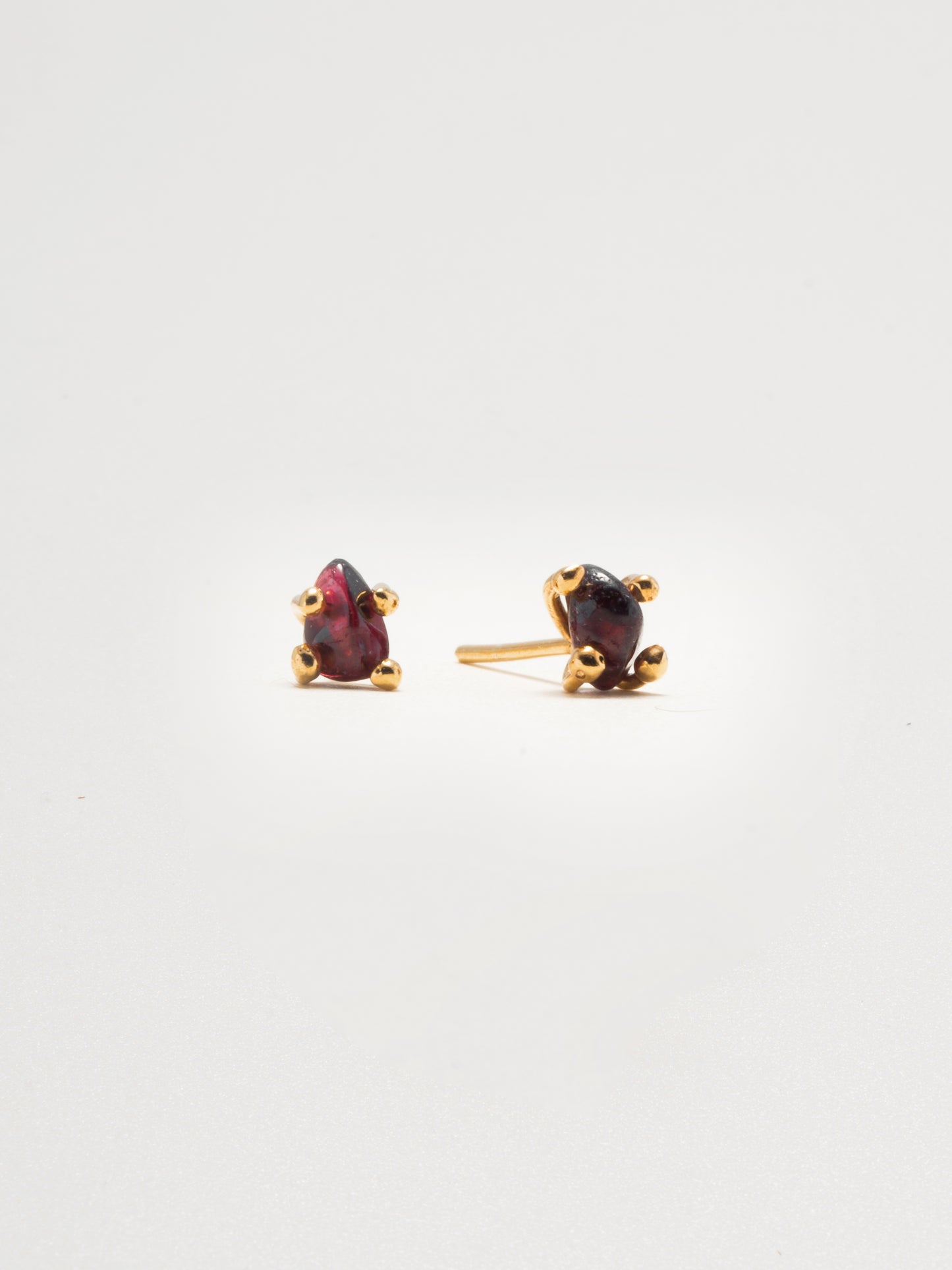 Bumi Studs Red Garnet