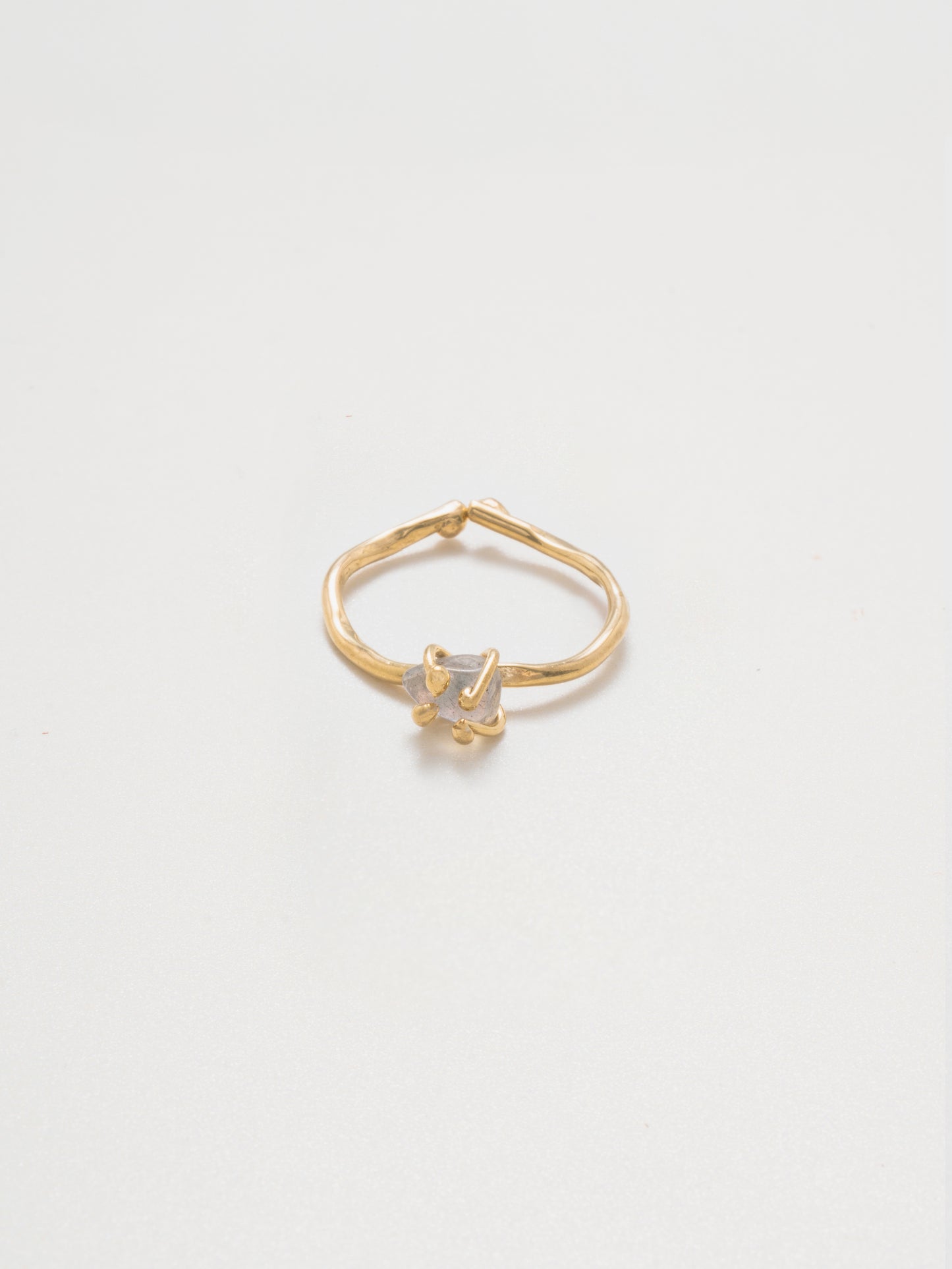 Bumi Ring - Petite Moonstone