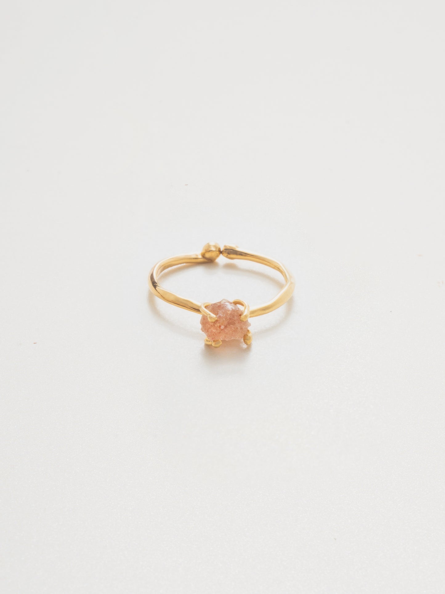 Bumi Ring - Petite Strawberry Quartz