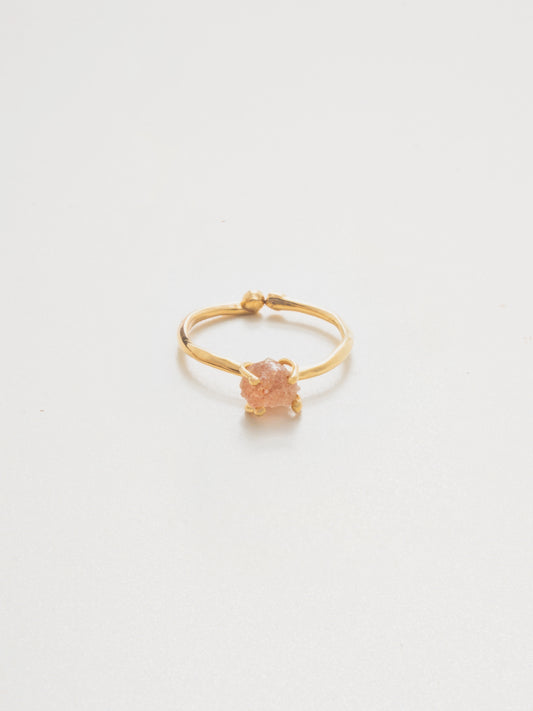 Bumi Ring - Petite Strawberry Quartz