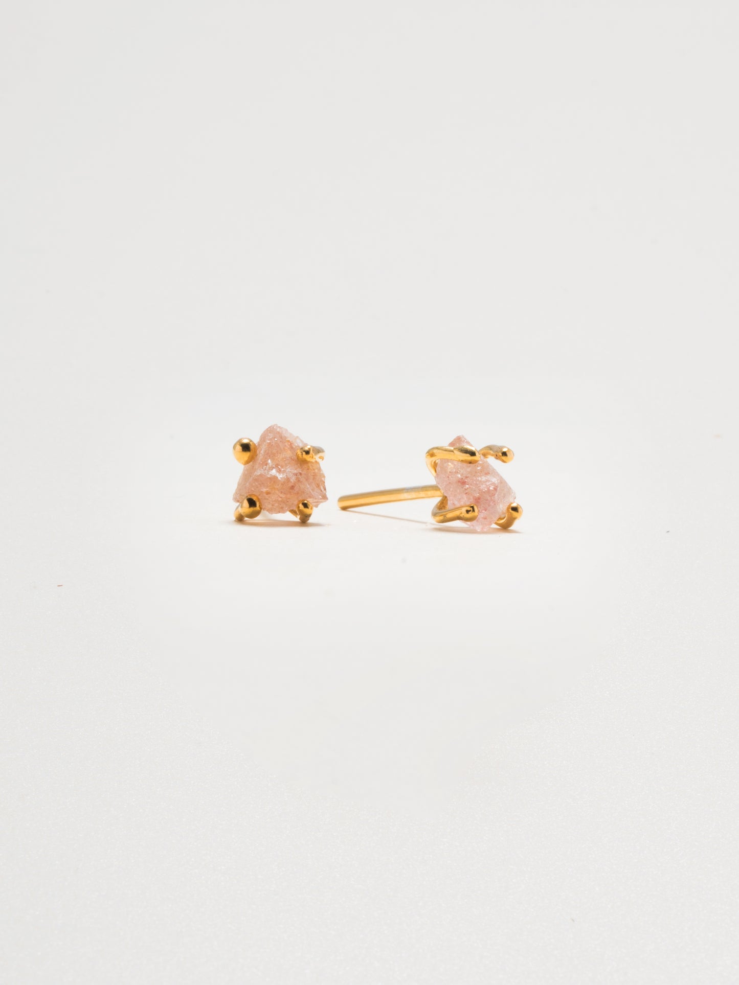 Bumi Studs Strawberry Quartz