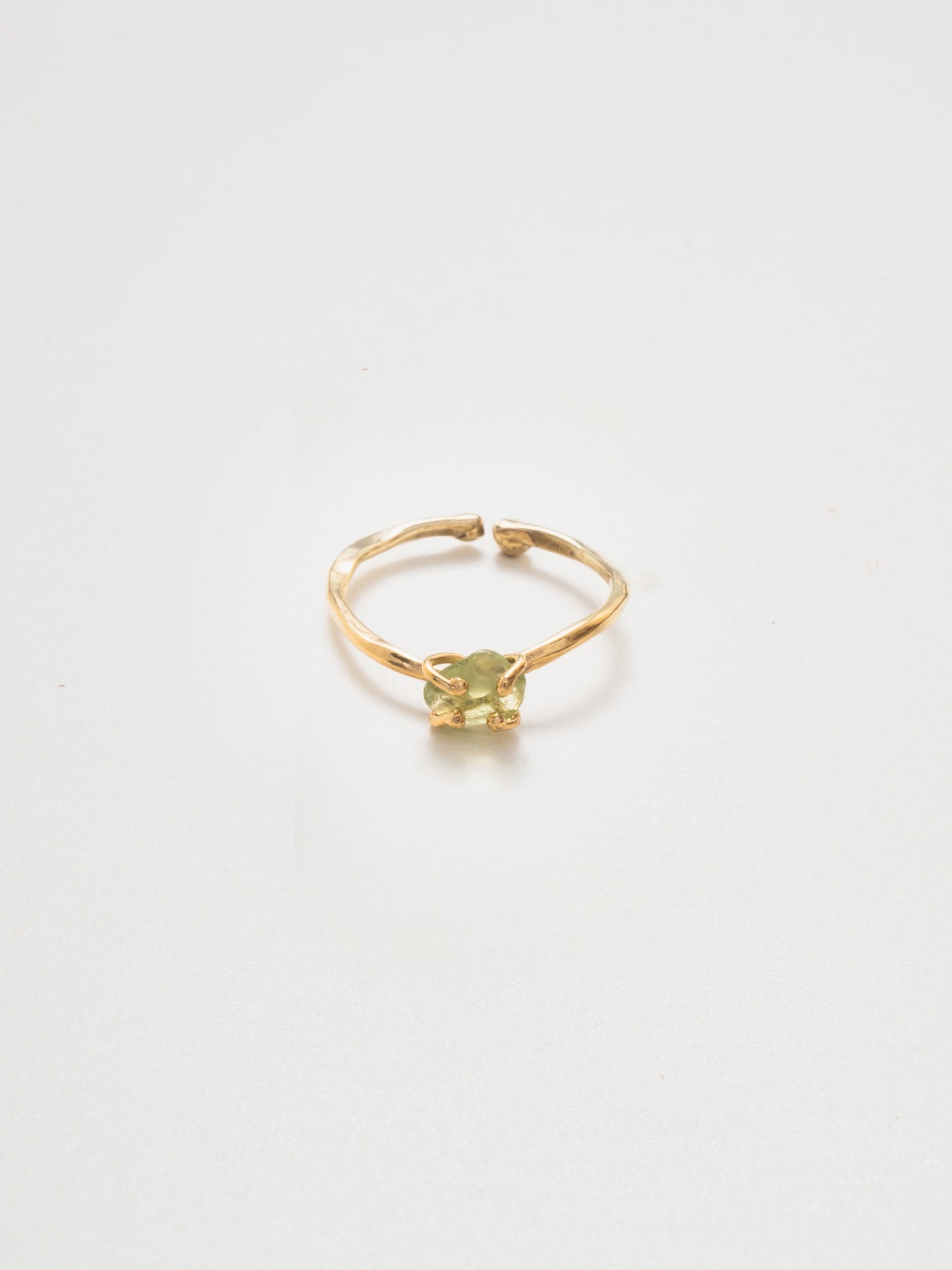 Bumi Ring - Petite Peridot